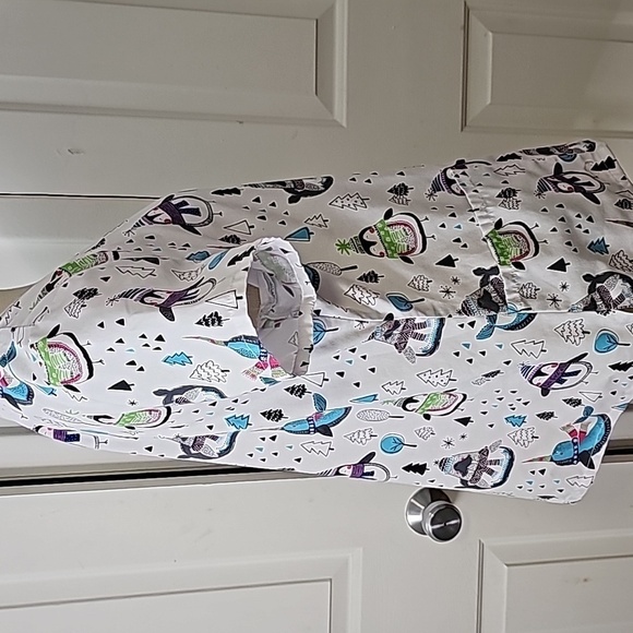 Scrub Star women's size medium‎ scrub top. Short sleeves penguin 🐧 print - Picture 5 of 8